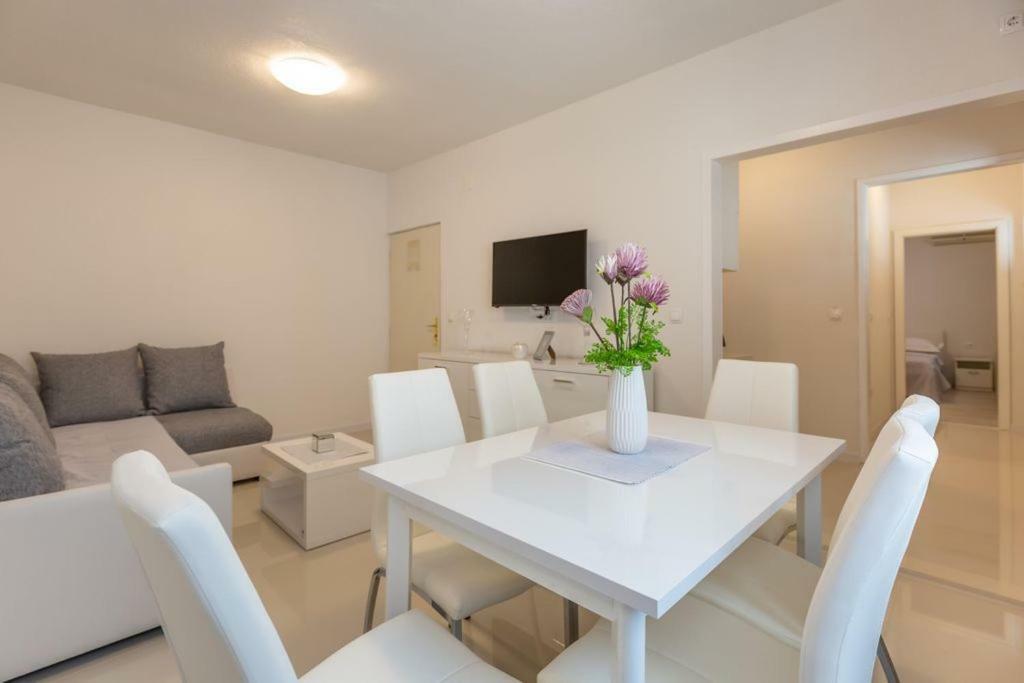 Tatijana Holiday Apartments Makarska Exterior photo